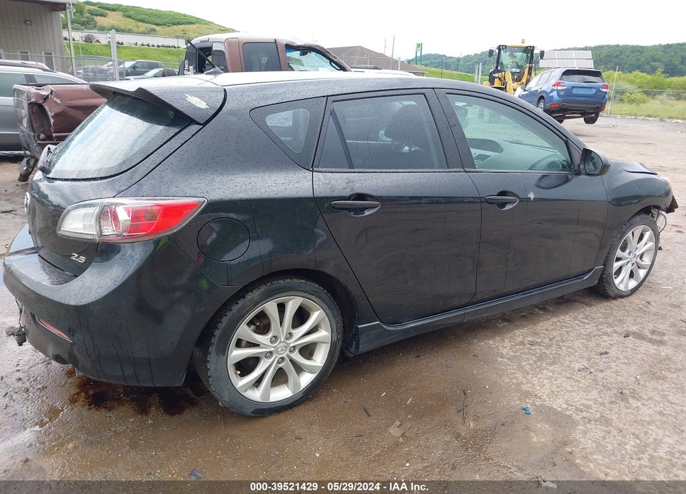2011 MAZDA 3 S SPORT VIN: JM1BL1K64B1412118