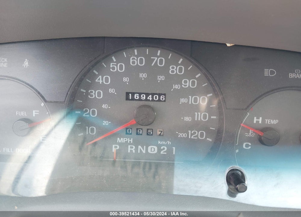 1998 MERCURY GRAND MARQUIS VIN: 2MEFM74W8WX630282