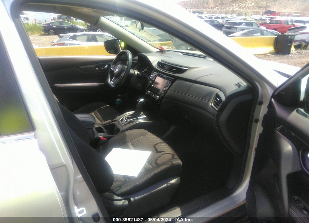 2017 NISSAN ROGUE SV VIN: 5N1AT2MV3HC742105