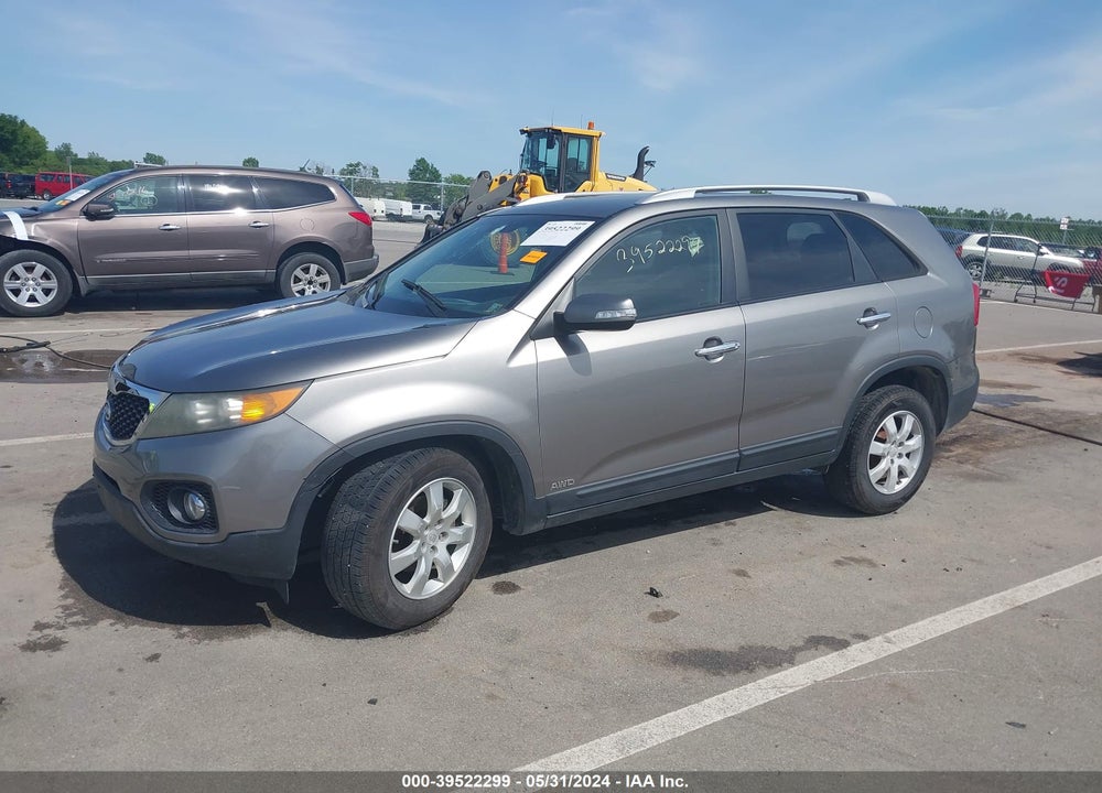 2011 KIA SORENTO LX VIN: 5XYKTCA17BG130119