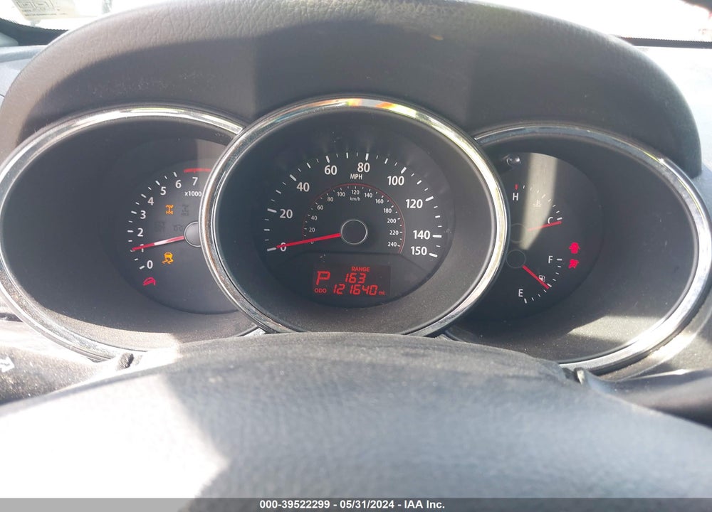 2011 KIA SORENTO LX VIN: 5XYKTCA17BG130119