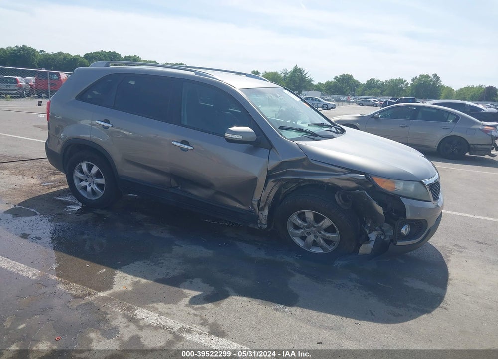 2011 KIA SORENTO LX VIN: 5XYKTCA17BG130119