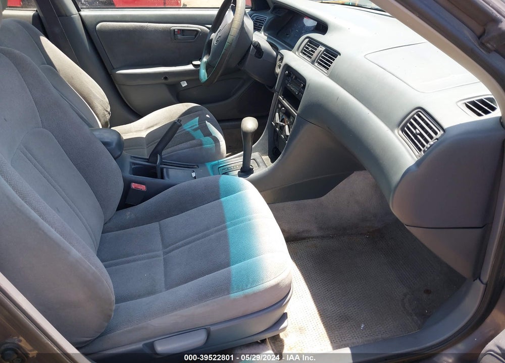 1999 TOYOTA CAMRY CE VIN: 4T1BG22K7XU916655