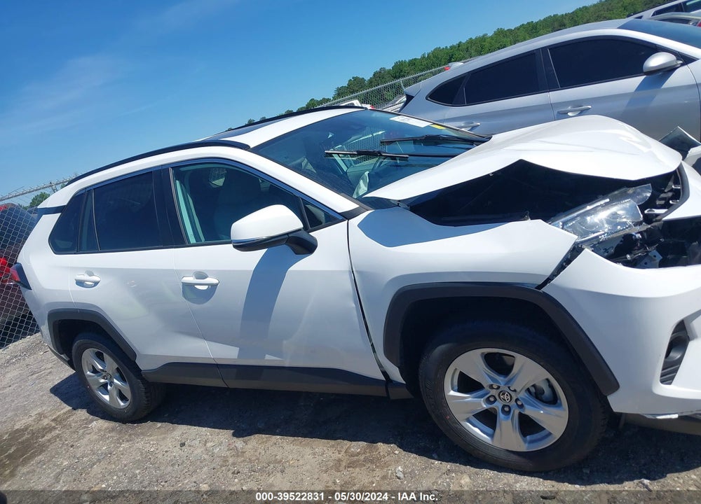 2021 TOYOTA RAV4 XLE VIN: 2T3W1RFV7MC153556