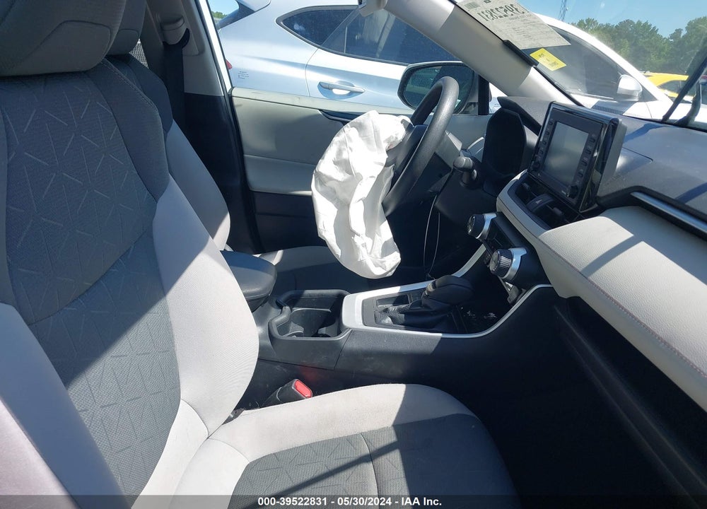 2021 TOYOTA RAV4 XLE VIN: 2T3W1RFV7MC153556