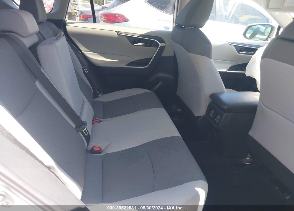 2021 TOYOTA RAV4 XLE VIN: 2T3W1RFV7MC153556