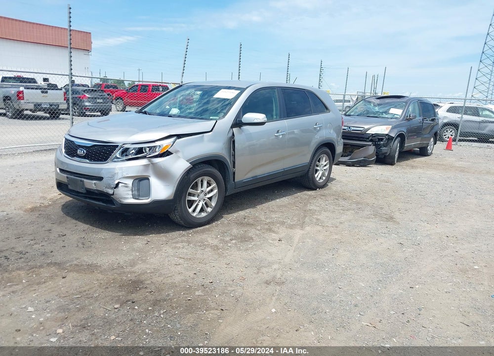 2014 KIA SORENTO LX VIN: 5XYKT3A67EG537826