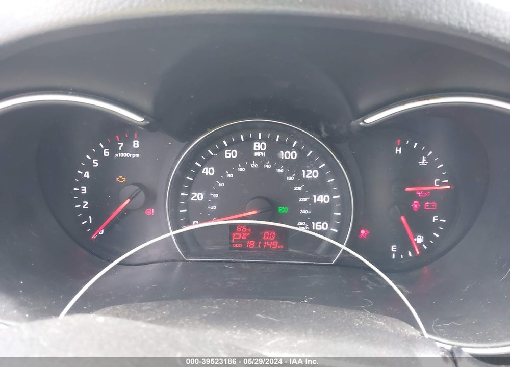 2014 KIA SORENTO LX VIN: 5XYKT3A67EG537826