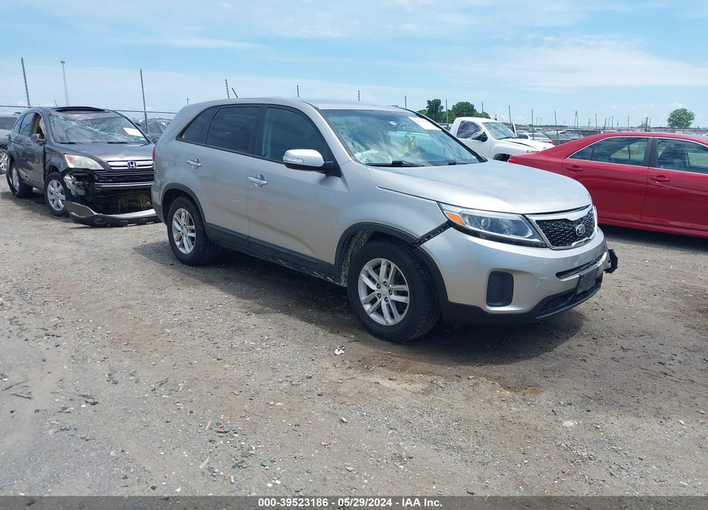 2014 KIA SORENTO LX VIN: 5XYKT3A67EG537826