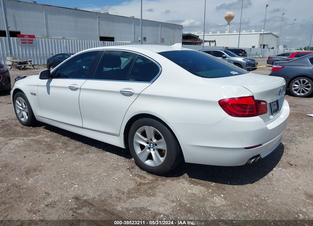 2011 BMW 528I VIN: WBAFR1C50BC751031