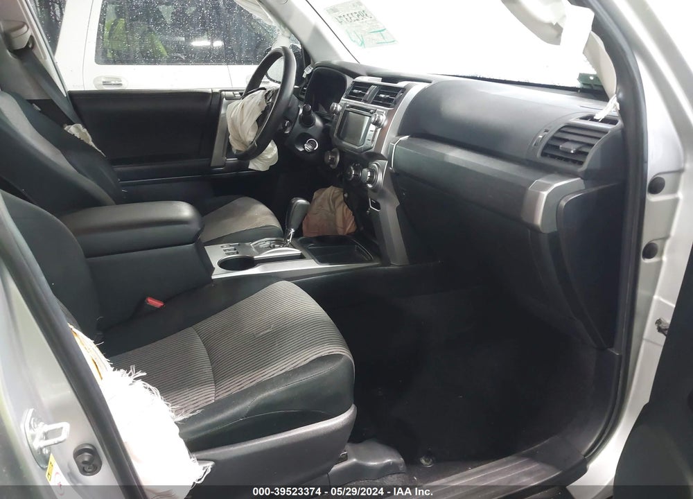 2016 TOYOTA 4RUNNER LIMITED/SR5/SR5 PREMIUM VIN: JTEZU5JR8G5147827
