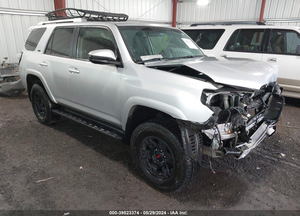 2016 TOYOTA 4RUNNER LIMITED/SR5/SR5 PREMIUM VIN: JTEZU5JR8G5147827