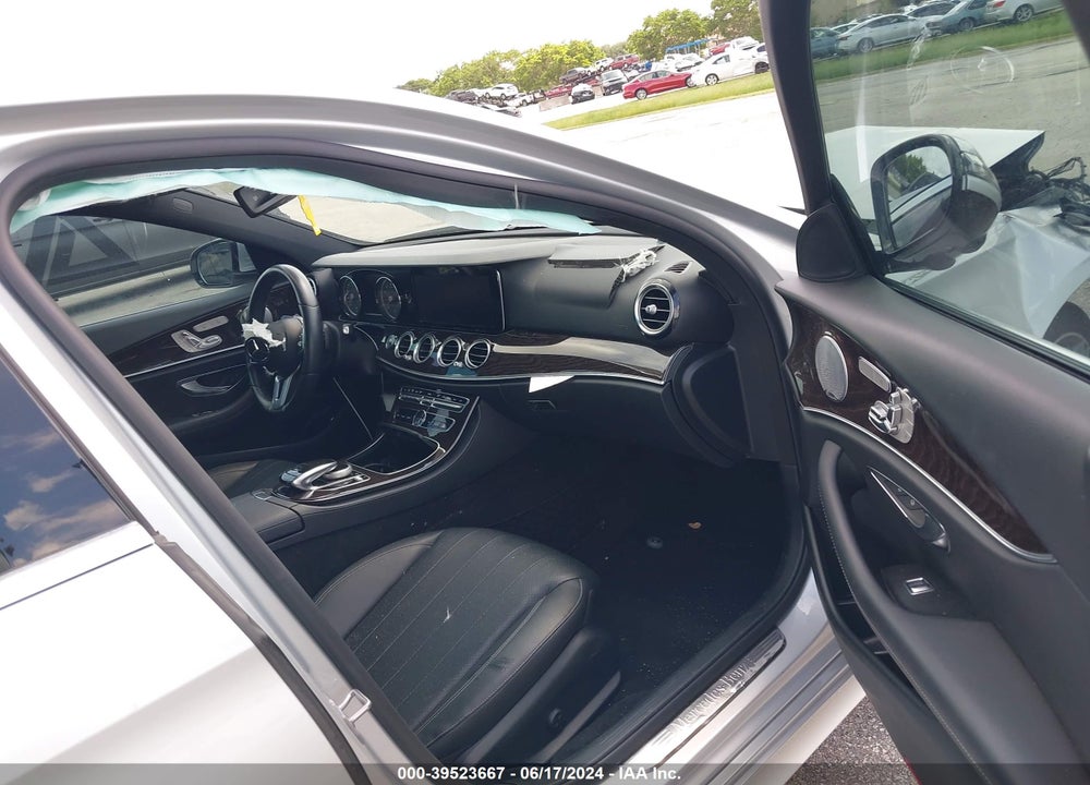 2019 MERCEDES-BENZ E 300 VIN: WDDZF4JB0KA591818
