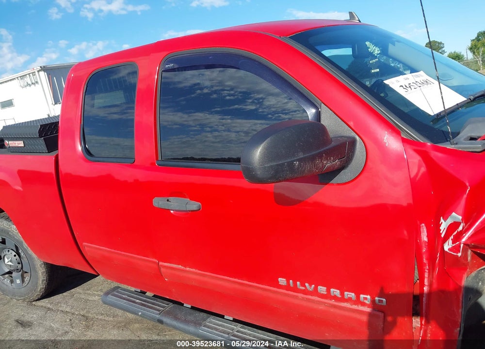 2012 CHEVROLET SILVERADO 1500 LT VIN: 1GCRKSE79CZ318833