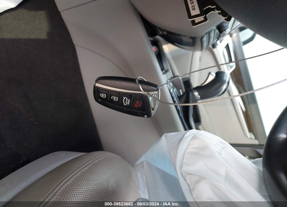 2016 HYUNDAI GENESIS 3.8 VIN: KMHGN4JE8GU135579