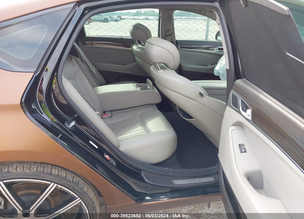 2016 HYUNDAI GENESIS 3.8 VIN: KMHGN4JE8GU135579