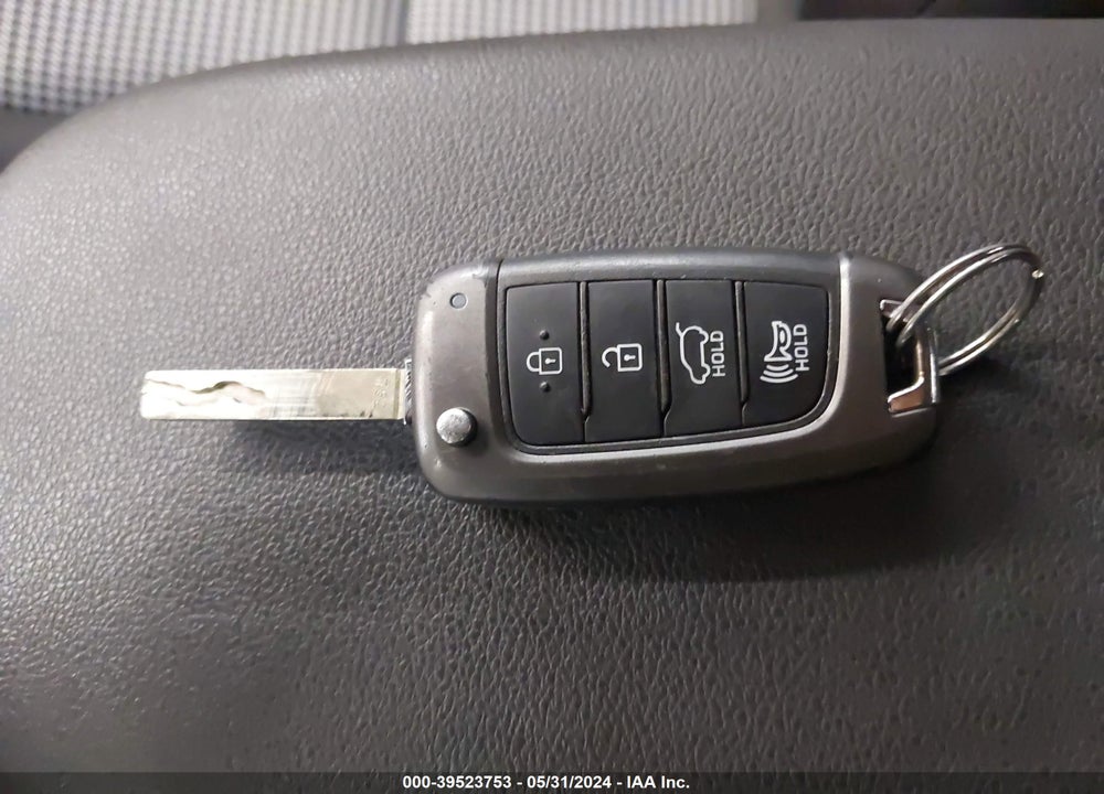 2018 HYUNDAI KONA SE VIN: KM8K1CAA2JU078719