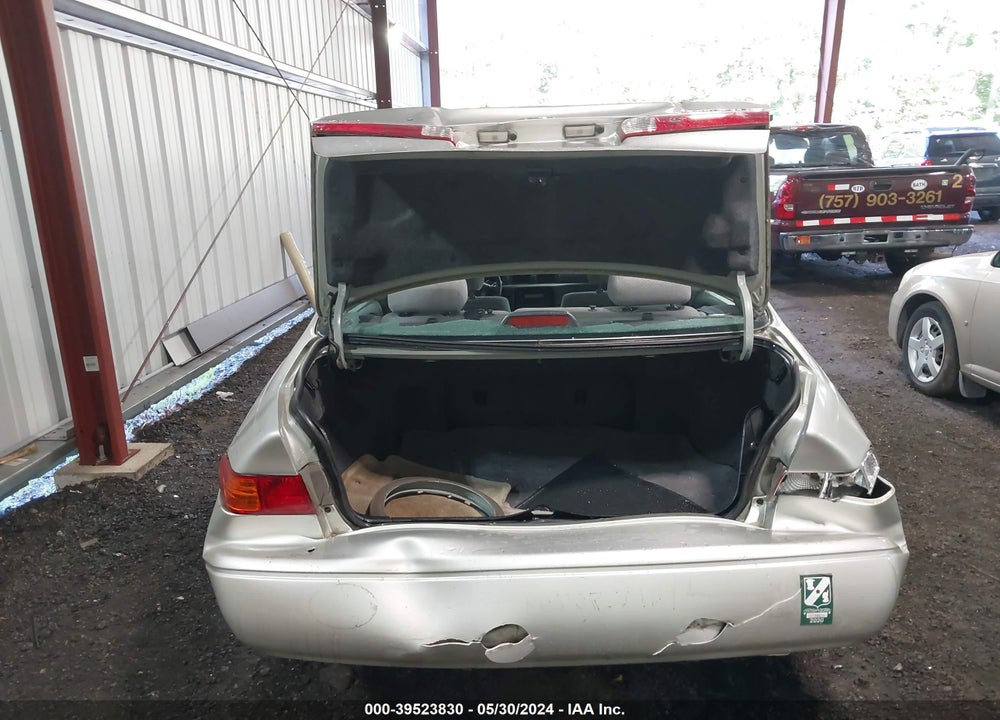 2001 TOYOTA CAMRY LE VIN: 4T1BG28K11U782269