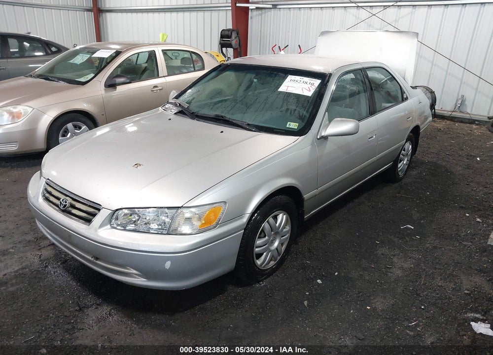 2001 TOYOTA CAMRY LE VIN: 4T1BG28K11U782269