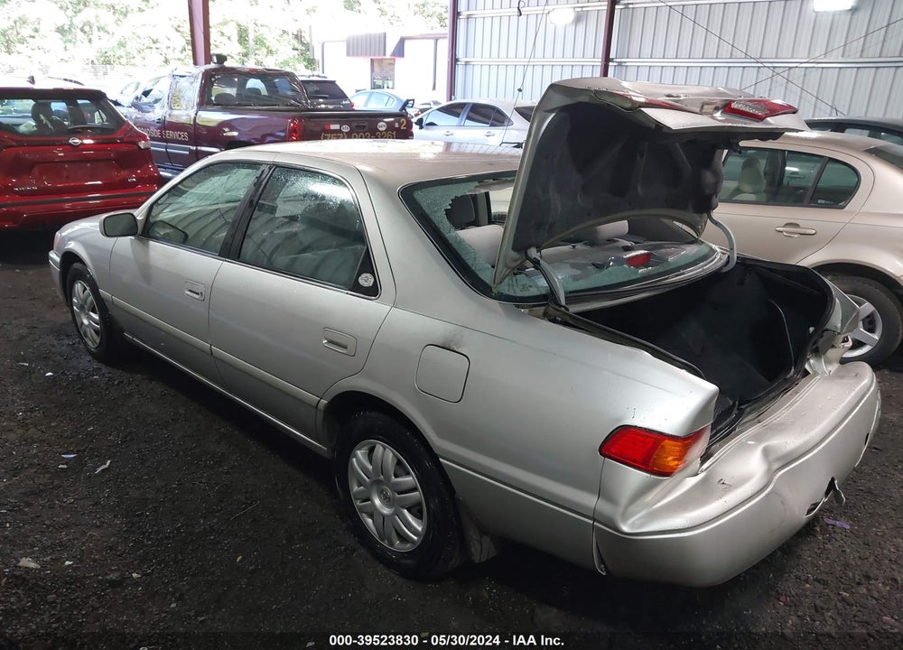 2001 TOYOTA CAMRY LE VIN: 4T1BG28K11U782269