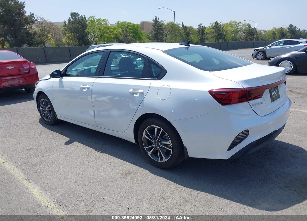 2023 KIA FORTE LXS VIN: 3KPF24AD3PE669782