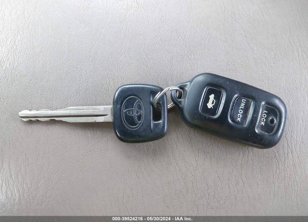 2003 TOYOTA CAMRY LE VIN: 4T1BE32K63U166669