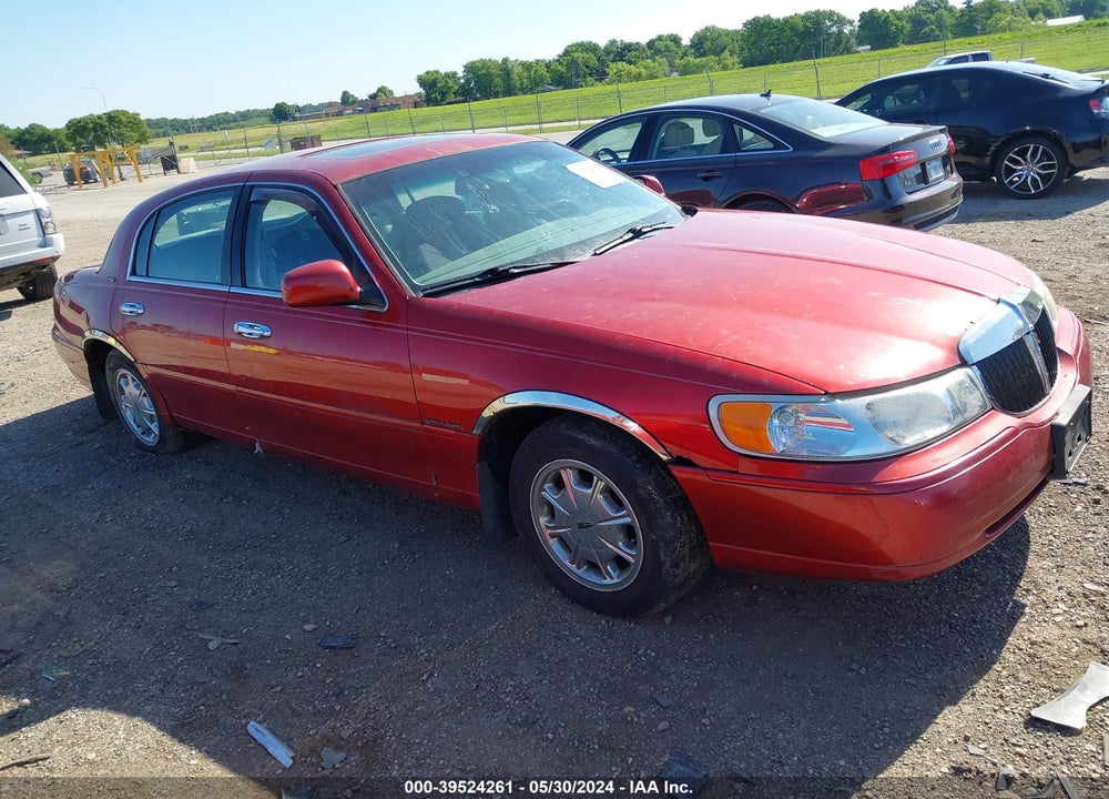 1999 LINCOLN TOWN CAR SIGNATURE VIN: 1LNHM82W1XY673121