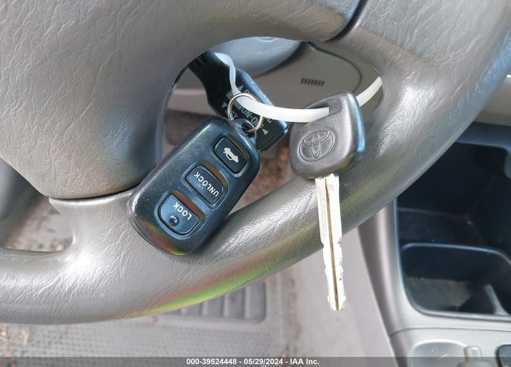 2004 TOYOTA CAMRY LE VIN: 4T1BE32K54U811278
