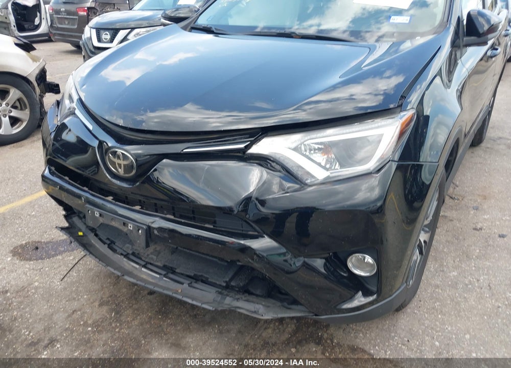 2018 TOYOTA RAV4 XLE VIN: 2T3WFREV0JW448124