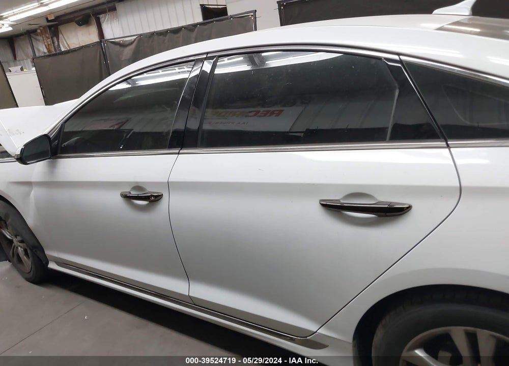 2018 HYUNDAI SONATA SPORT VIN: 5NPE34AF8JH723655