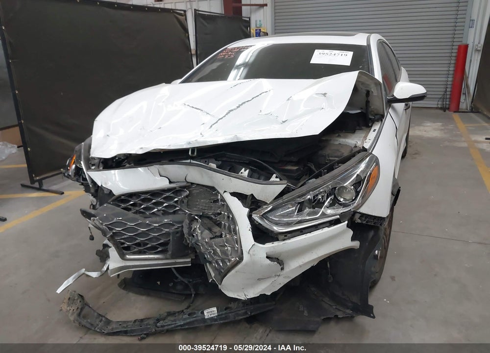 2018 HYUNDAI SONATA SPORT VIN: 5NPE34AF8JH723655