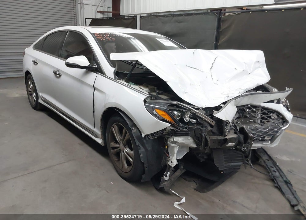 2018 HYUNDAI SONATA SPORT VIN: 5NPE34AF8JH723655