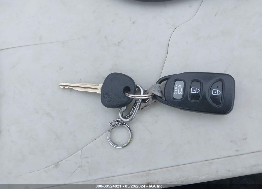 2014 HYUNDAI ELANTRA LIMITED VIN: 5NPDH4AE0EH484581