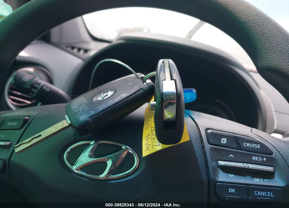 2021 HYUNDAI KONA SE VIN: KM8K1CAA2MU705679