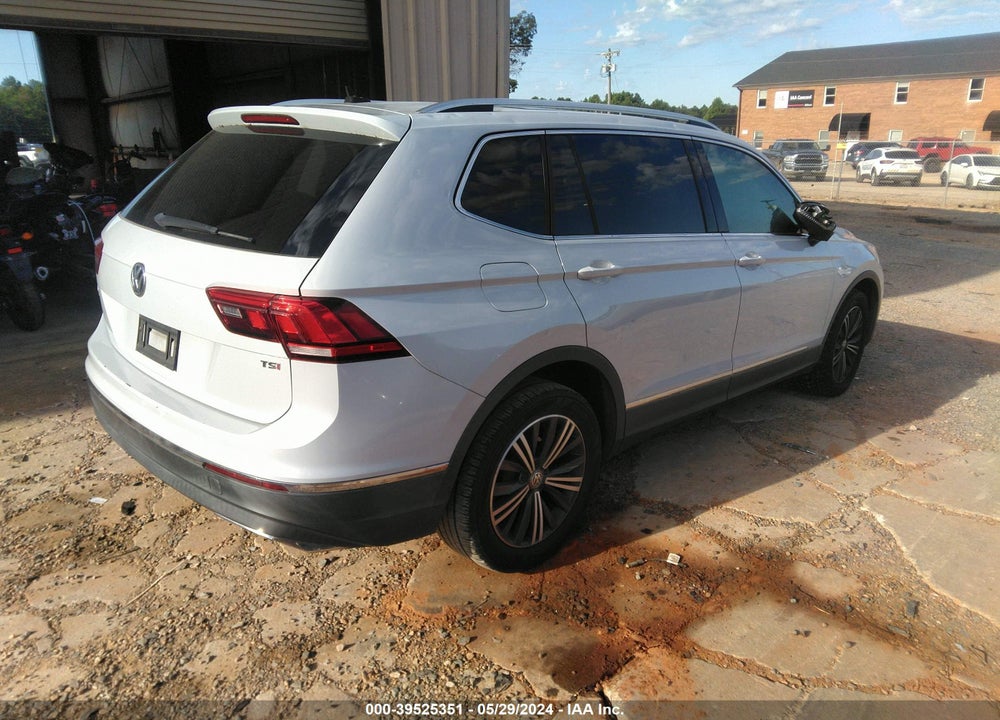 2018 VOLKSWAGEN TIGUAN 2.0T SE/2.0T SEL VIN: 3VV3B7AX5JM012057
