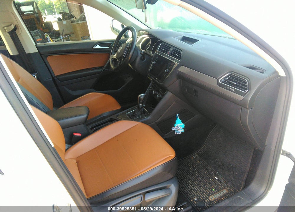 2018 VOLKSWAGEN TIGUAN 2.0T SE/2.0T SEL VIN: 3VV3B7AX5JM012057