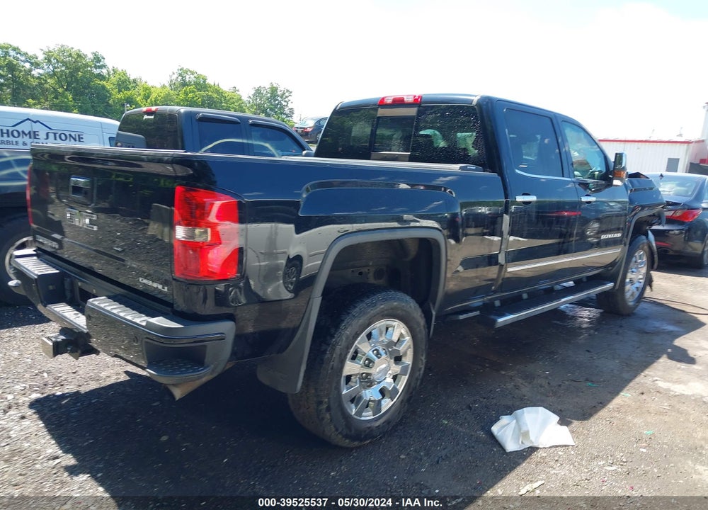 2015 GMC SIERRA 2500HD DENALI VIN: 1GT120EG5FF575298