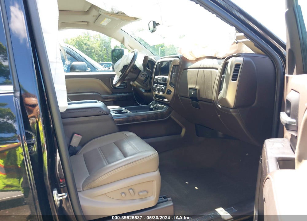2015 GMC SIERRA 2500HD DENALI VIN: 1GT120EG5FF575298