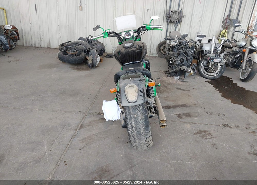 2002 HONDA VTX1800 C VIN: 1HFSC460X2A006714