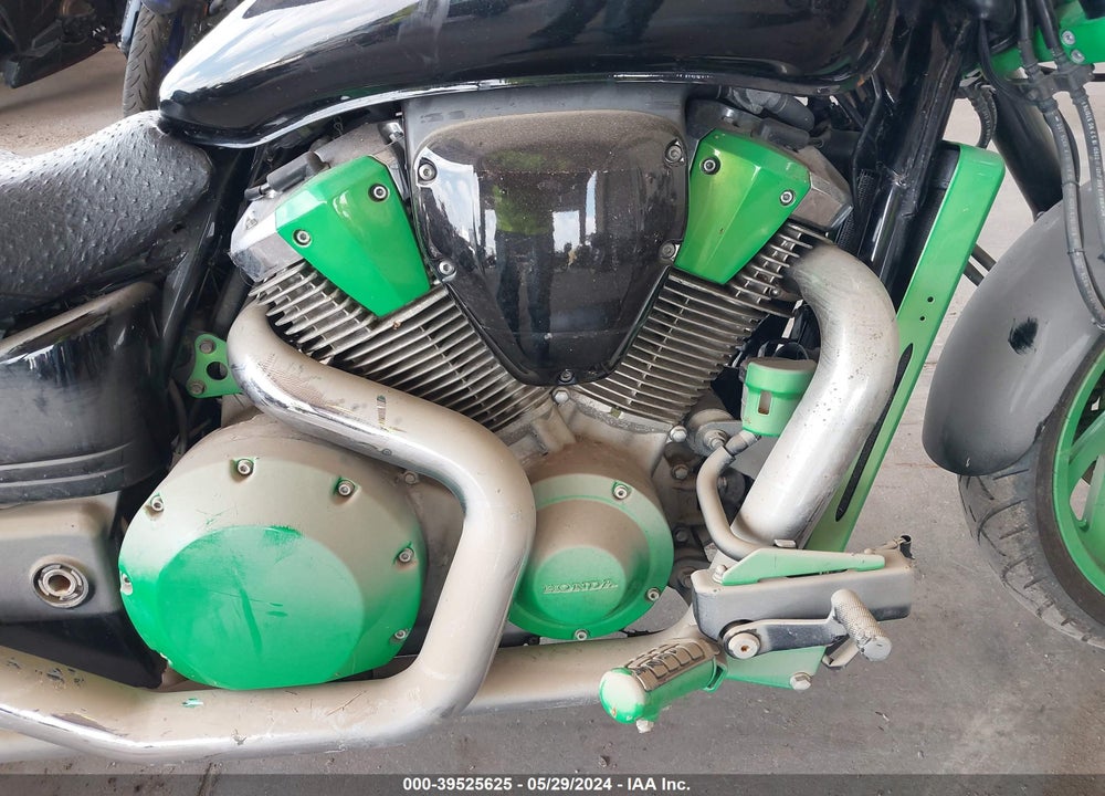 2002 HONDA VTX1800 C VIN: 1HFSC460X2A006714