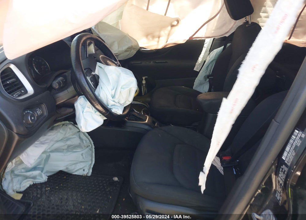 2018 JEEP RENEGADE LATITUDE 4X4 VIN: ZACCJBBB8JPJ38141