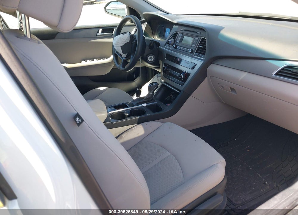 2017 HYUNDAI SONATA VIN: 5NPE24AFXHH572511