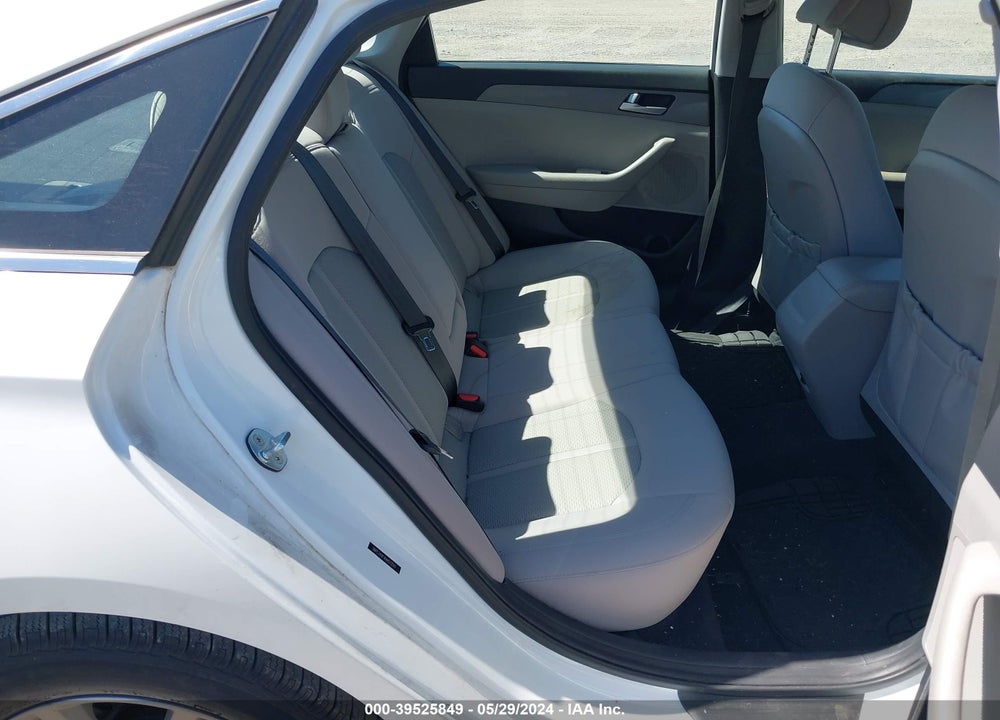 2017 HYUNDAI SONATA VIN: 5NPE24AFXHH572511