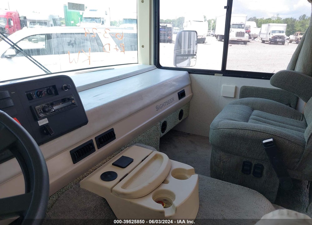 2002 WORKHORSE CUSTOM CHASSIS MOTORHOME CHASSIS P3500 VIN: 5B4KP57G823339388