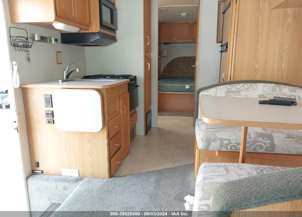 2002 WORKHORSE CUSTOM CHASSIS MOTORHOME CHASSIS P3500 VIN: 5B4KP57G823339388