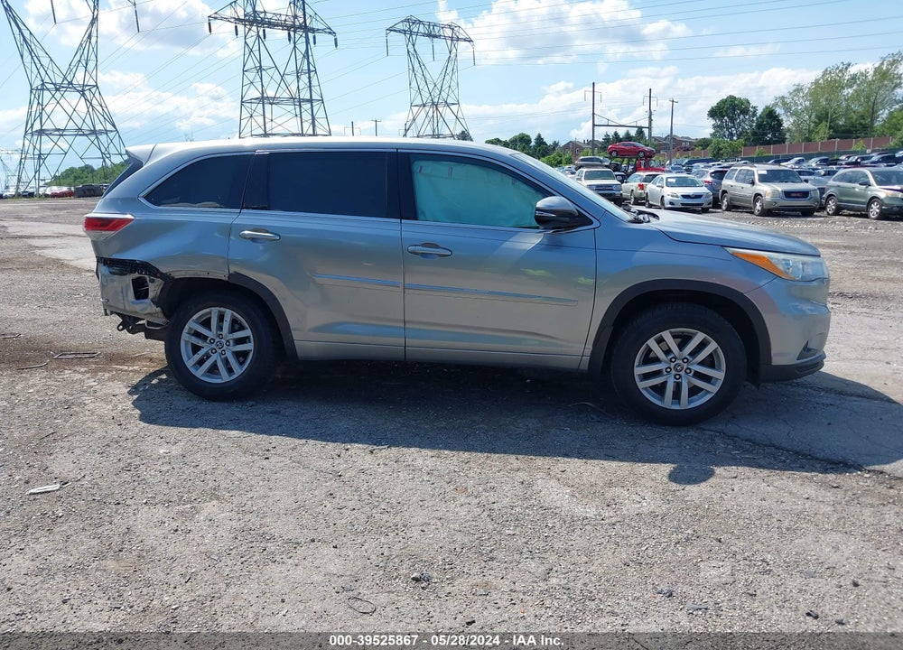 2016 TOYOTA HIGHLANDER LE V6 VIN: 5TDBKRFH9GS271196