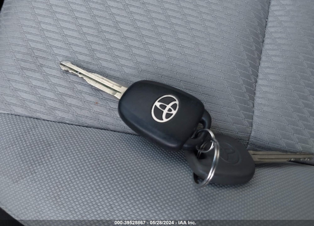 2016 TOYOTA HIGHLANDER LE V6 VIN: 5TDBKRFH9GS271196
