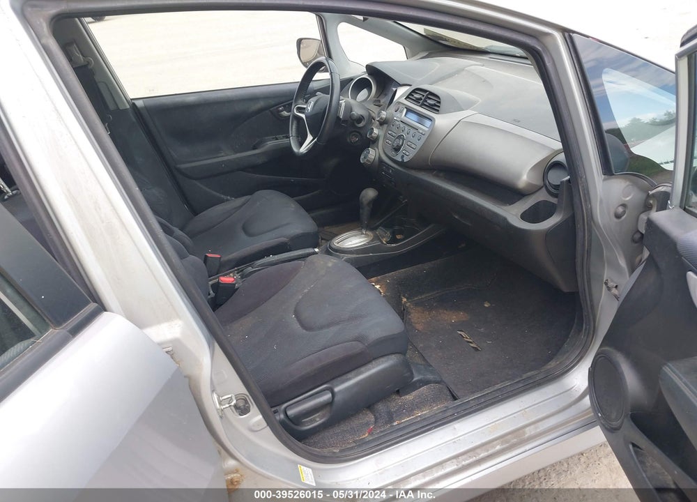 2011 HONDA FIT SPORT VIN: JHMGE8H58BS005225