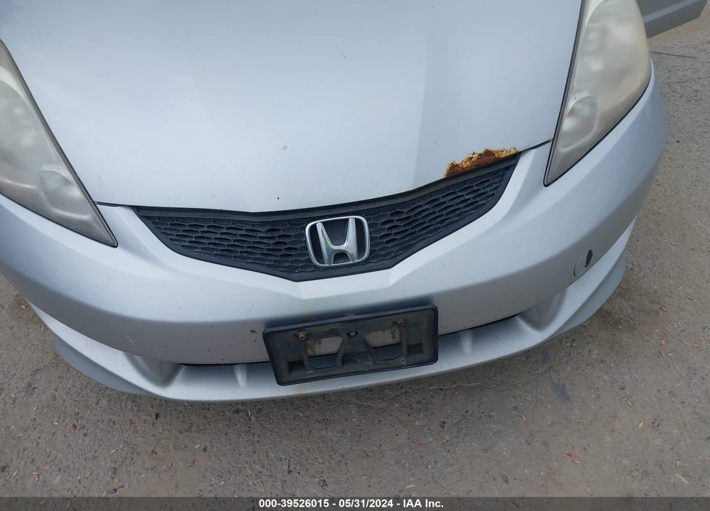 2011 HONDA FIT SPORT VIN: JHMGE8H58BS005225