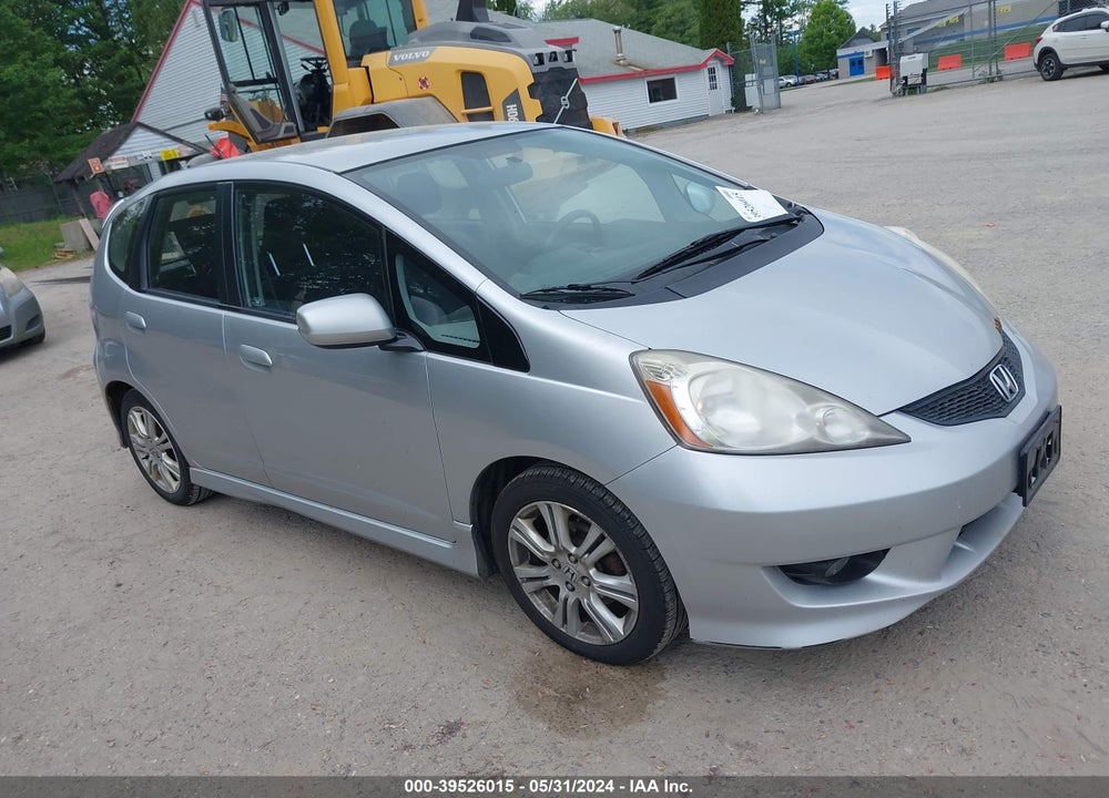2011 HONDA FIT SPORT VIN: JHMGE8H58BS005225
